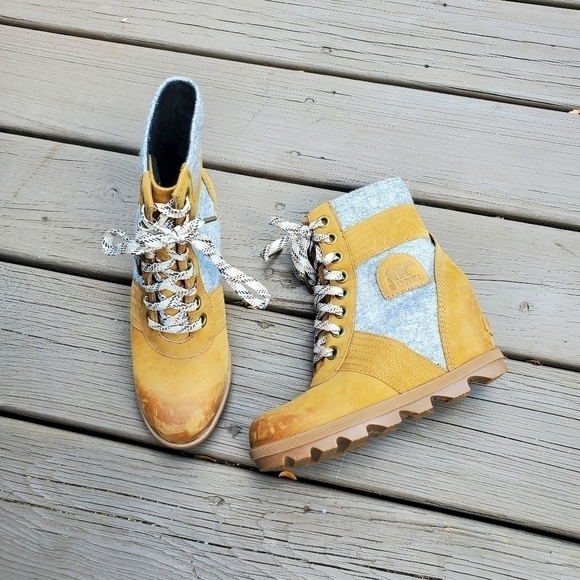 Sorel Lexie Camel Tan Leather Gray Fleece Wedge Lace Up Burnished Ankle Boots - Picture 2 of 9